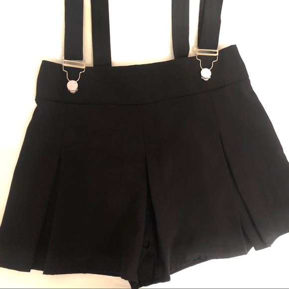 Pants - Black suspenders flowy shorts